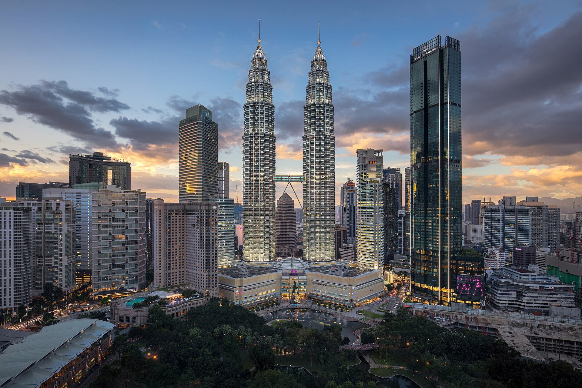 The Petronas Twin Towers above the Kuala Lumpur skyline, Malaysia.